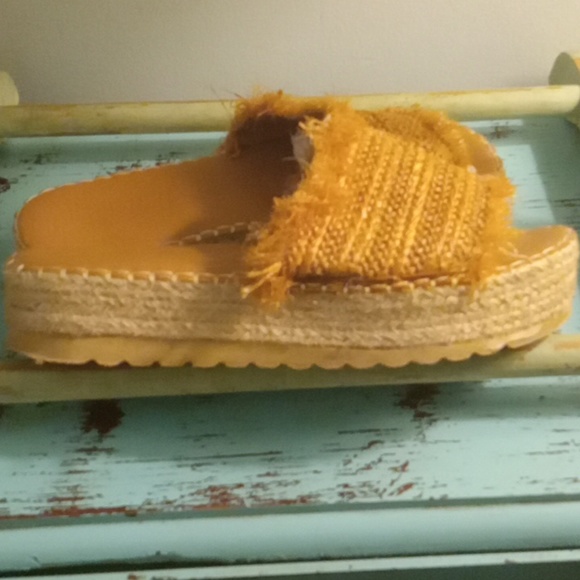 Hemp/soft burlap straw platform  slides - Picture 3 of 11